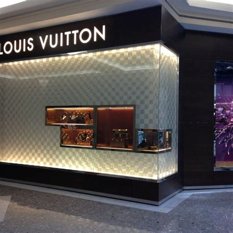 contact louis vuitton customer service.